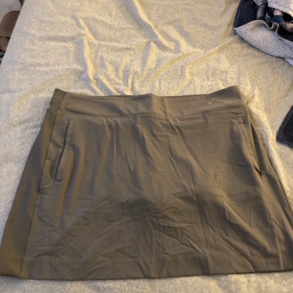 Women's Skort in Gray